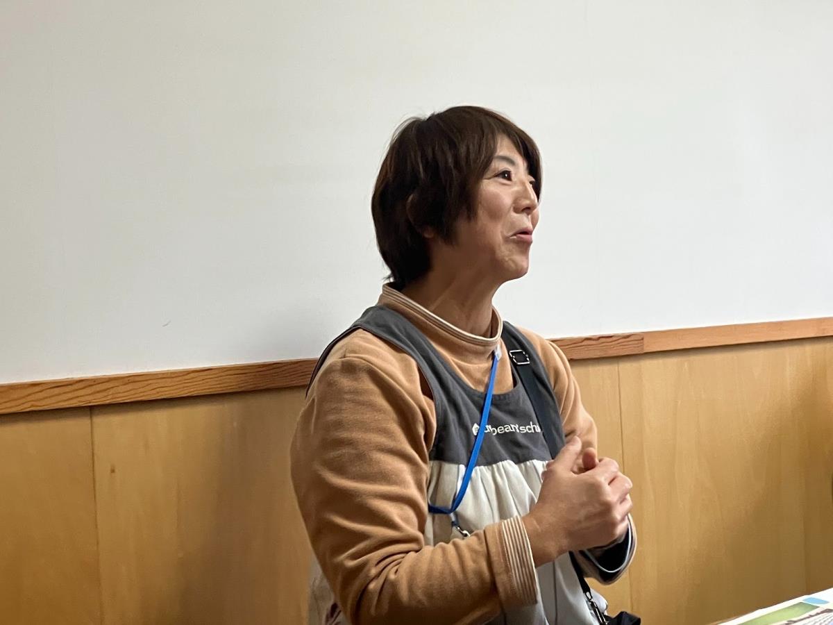 話をしている町田わかくさ保育園の職員